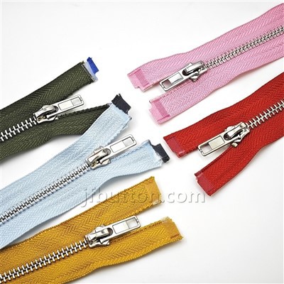 Zipper di denti in metallo