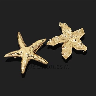Fibbia di metallo martellato di stelle marine